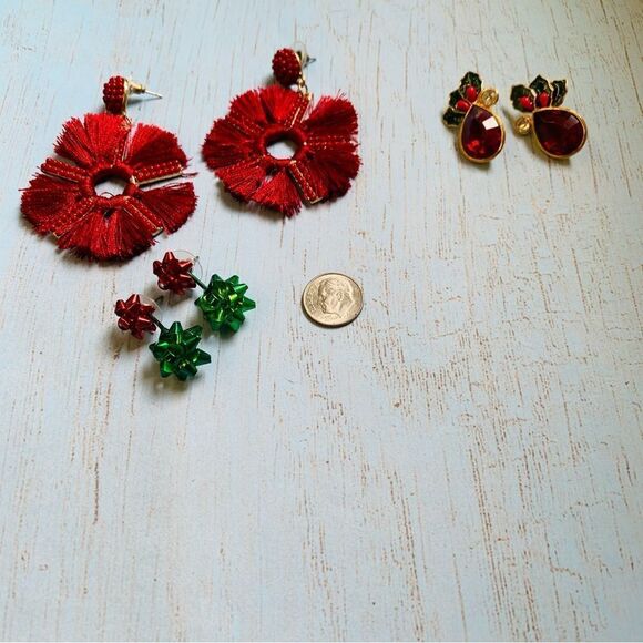 Red Green Holiday Earring Bundle - Picture 1 of 4